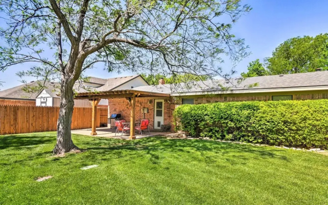 Unique Ranch-style Home < 2 Mi to Downtown!