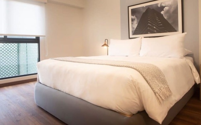 w Spotless 2BR With Balcony in Miraflores