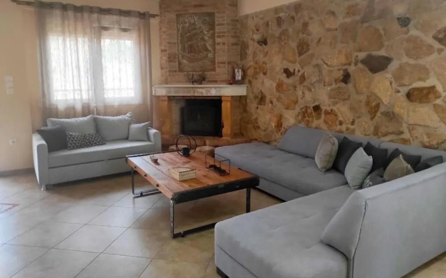 Nikos House Megara