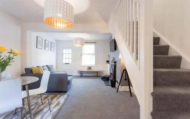 Hastings House Luton - Inhabit Short Stays