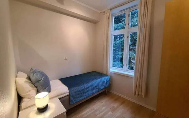 Beautiful 2-bedroom In City Center, With Balcony and Free Parking