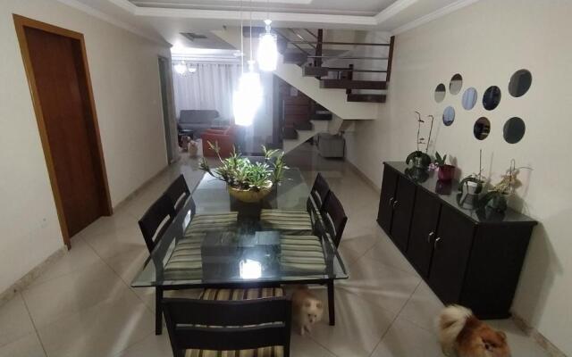 Casa Luxo: Piscina, Churras, Sinuca e Cinema - 300m da Praia