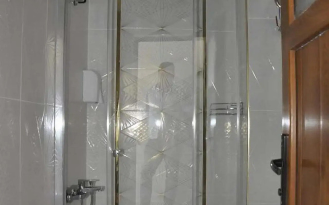 Ugur Hotel