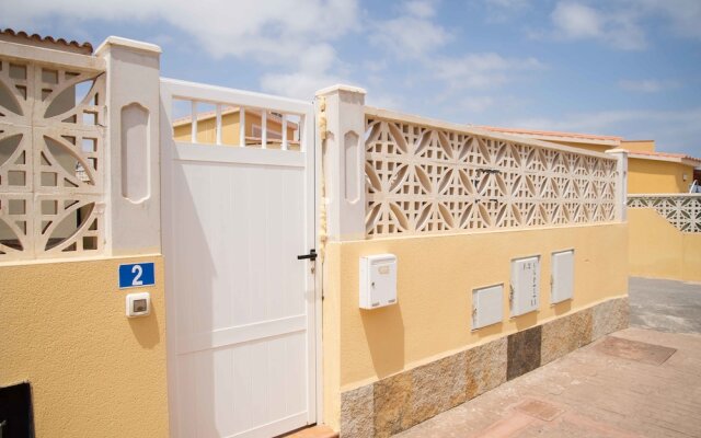 Lightbooking - Pool & Cool Caleta de Fuste