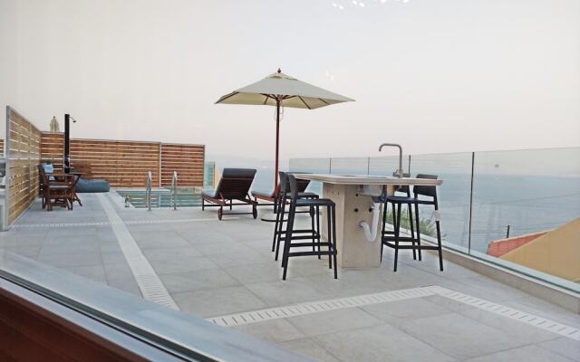 Sea & Cliff Luxury Suites byCorfuescapes