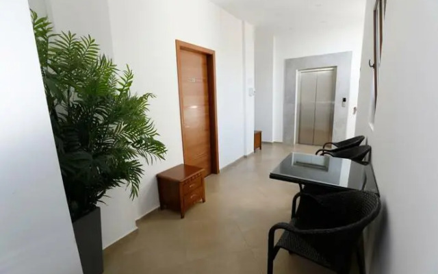 Lola House