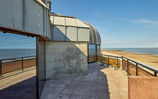 Inviting apartment in Blankenberge with balcony