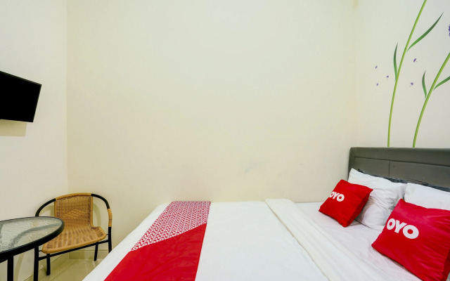 OYO 90173 Innapp Tenggilis Family Residence