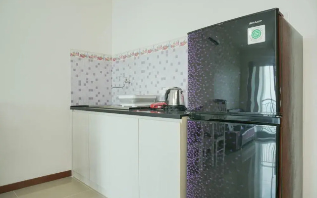 Comfort And Elegant 1Br Green Bay Condominium Apartment