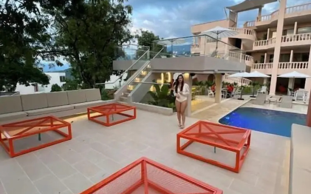 Del Tropico Hotel