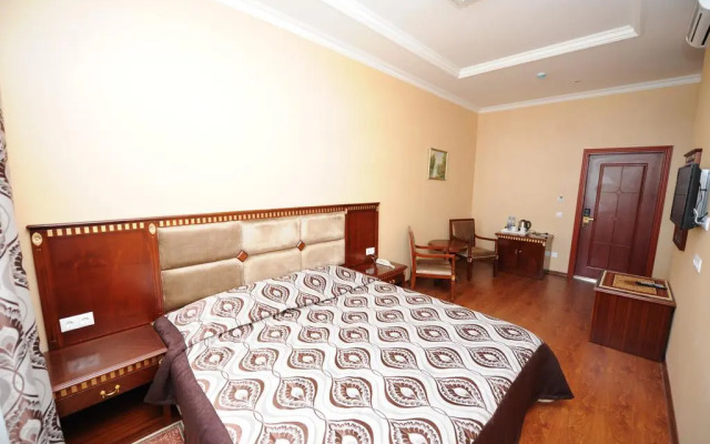 Отель «Эдельвейс»