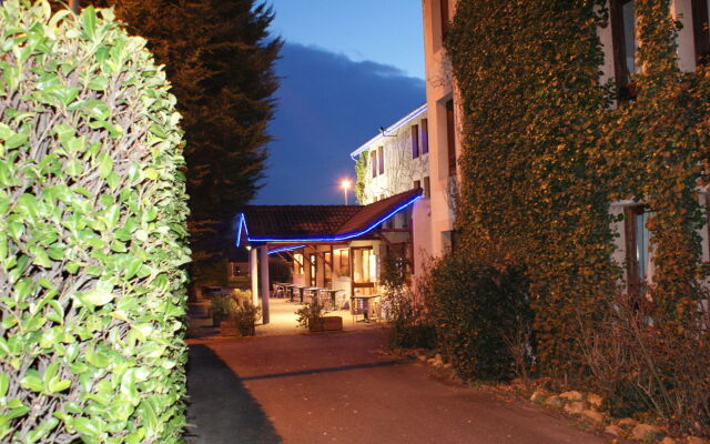 Brit Hotel Confort Pau Lons