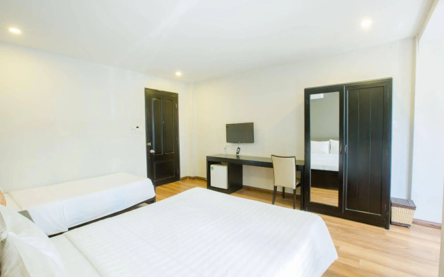 Sunflower Hotel