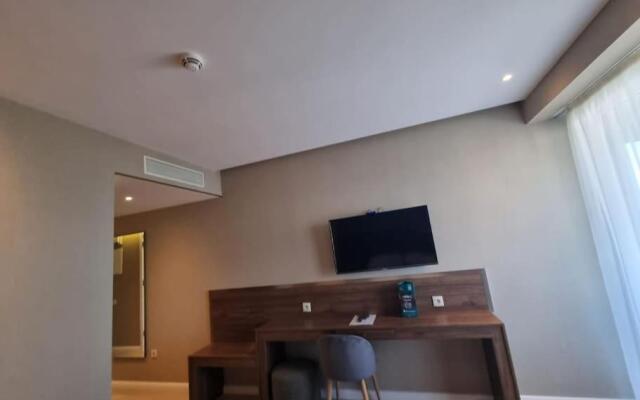 Leo Group BEST STUDIO 2509 Alliance Palace