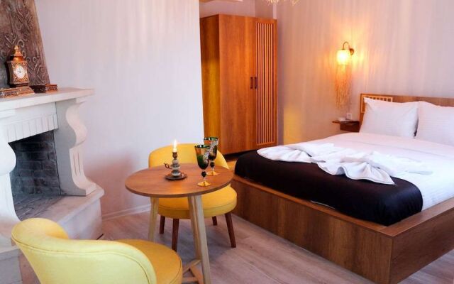 Karamazov Antik Otel