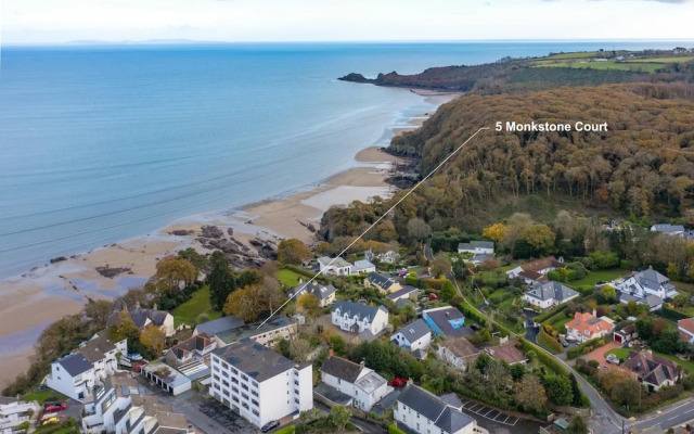 Monkstone Court - Close to Village and Beach