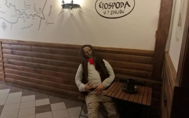 Gospoda U 7 Zbojow
