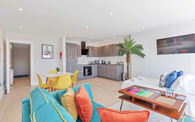 Right On : Bright On Apartment 1D | By My Getaways