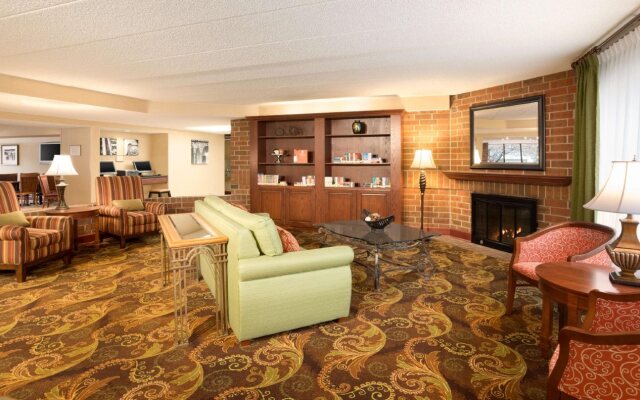 Wingate by Wyndham Lincoln Airport East I-80