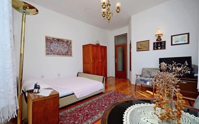 A2 - Cozy Apartment, Best Location in Supetar