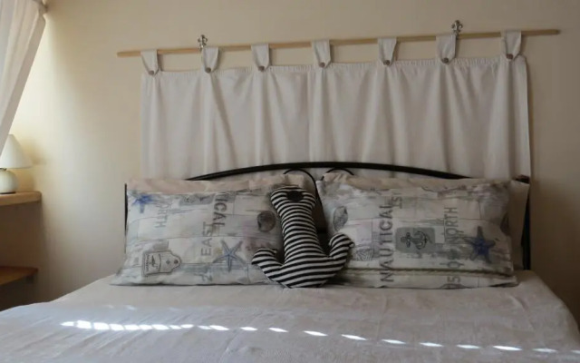 Yakor Guest House