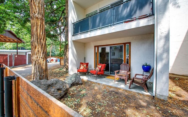 Ninth Street Retreat