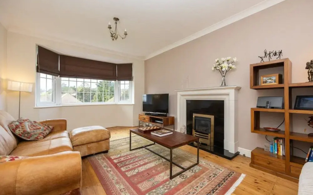 Host Stay Downs Valley House
