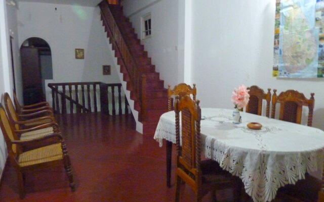Frangipani Motel