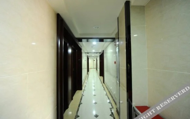 Yunhong Hotel (Guangzhou Railway Station Xicun Subway Station)