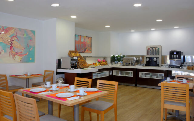 Aparthotel PYR Fuengirola