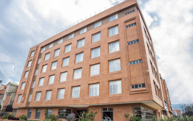 Hotel Plaza Suites