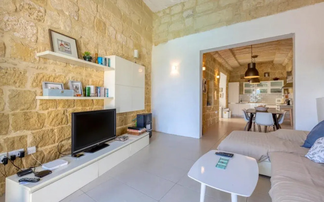 Ta Patee Pool Farmhouse in Gozo