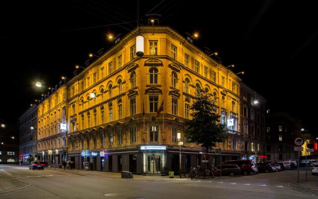 Good Morning + Copenhagen Star Hotel