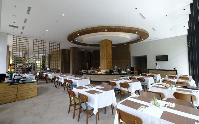 Hotel AYOLA Lippo Cikarang