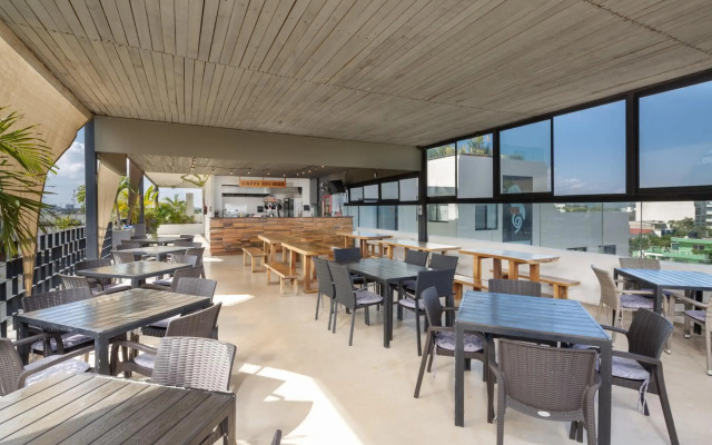 Hotel52