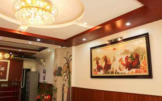 Van Xuan Hotel