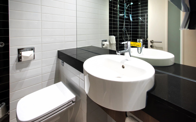 Holiday Inn Express London-Wimbledon-South