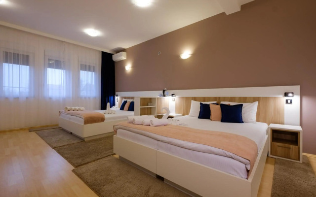Airport Garni Hotel