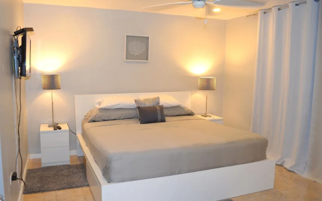Bay Pointe Yacht Club 2BD Apartment OLR