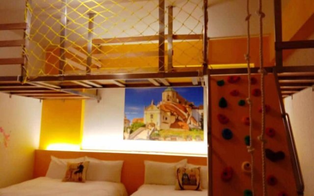Santorini Family Themed Inn