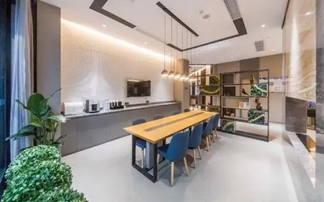 Homeinn Selected Hotel (Baise Longlin Yingbin Road Bus Terminal)