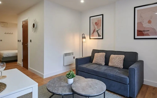 Host & Stay Standard Room, Sevenstay Apartments