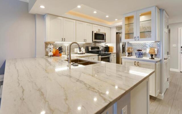 Land's End 10-403 Beach Front - Premier