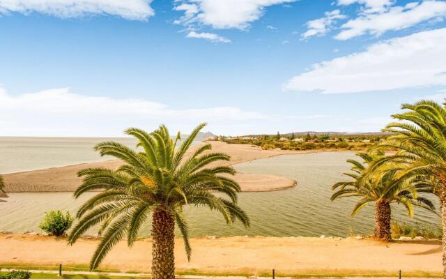 Pretty Apartment in San Roque near River