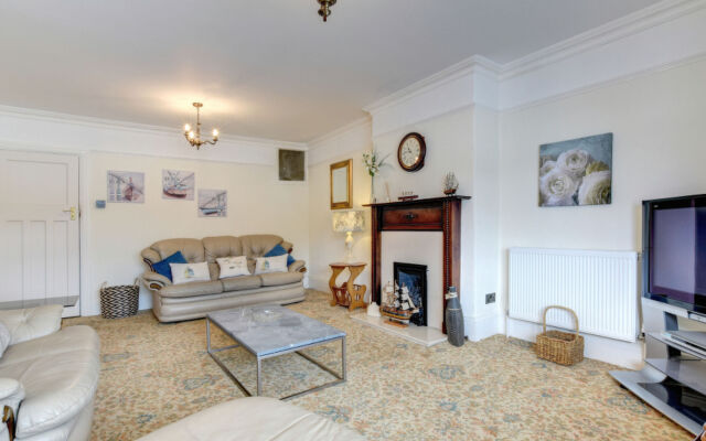 Holiday Home Bayards