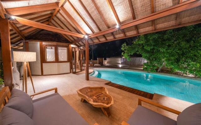 Blue Lagoon Avia Villas