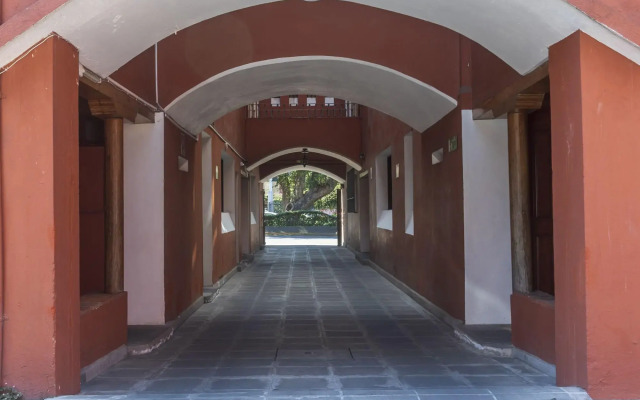 Meson Real Hotel & Suites