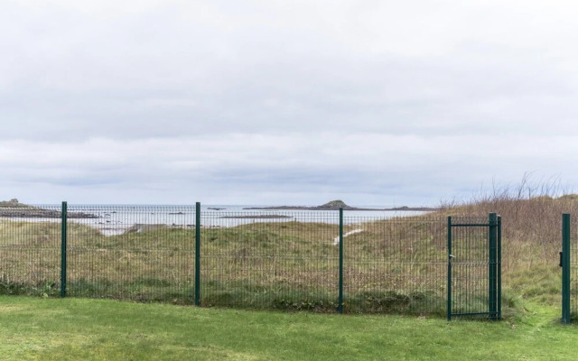 House in Ploudalmezeau With Garden & Terrace