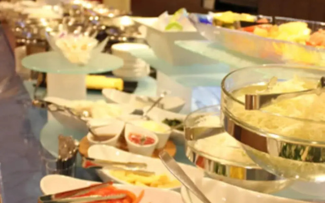 Nikoh Capsule Hotel Refre - Hostel - Caters to Men
