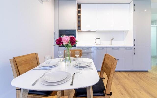 HolidayPlus Apartment, By Cohost